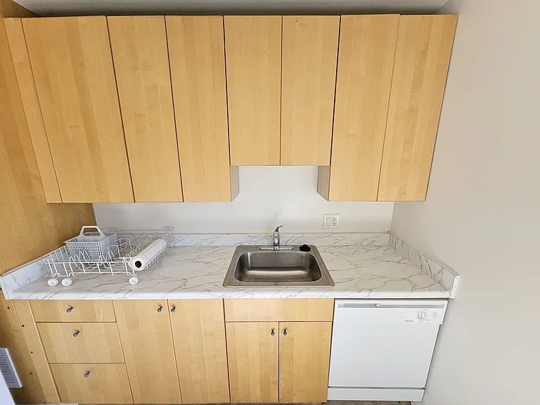 2161 Lillie Ave #4 — Photo 6