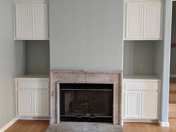 2nd image of 1163 W 11th St