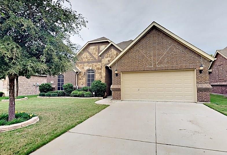 1st image of 304 Canadian Ln