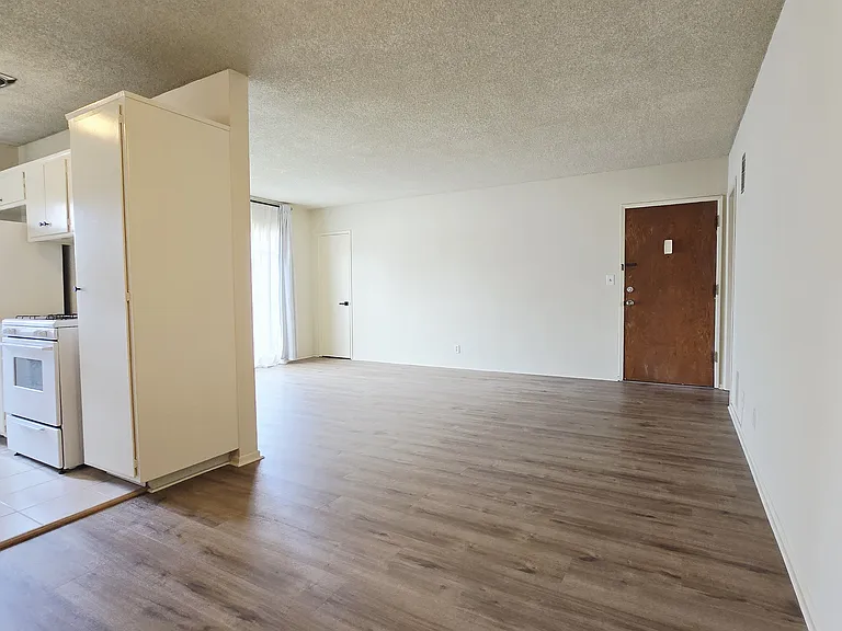 526 S Saint Andrews Pl #28 — Photo 7