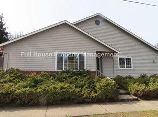 3310 Arrowhead St, Eugene, OR 97404