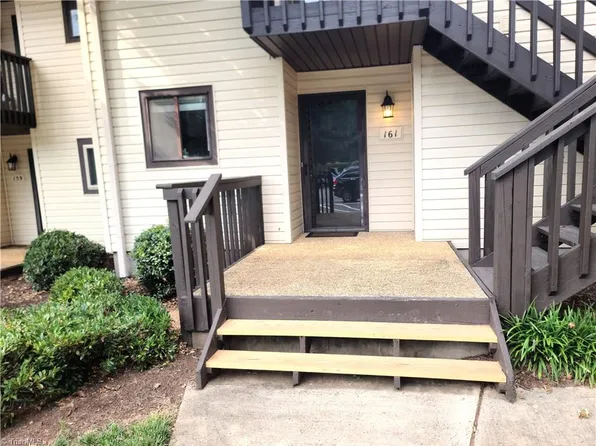 161 Turnwood Ln, Winston Salem, NC 27104