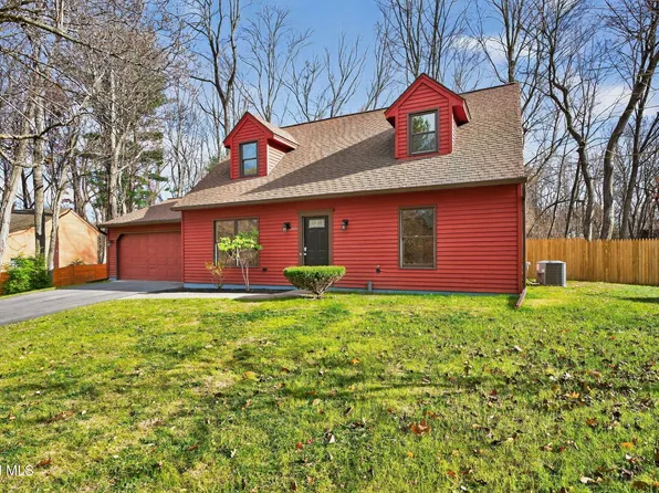 203 Woodscape Drive, Albany, NY 12203