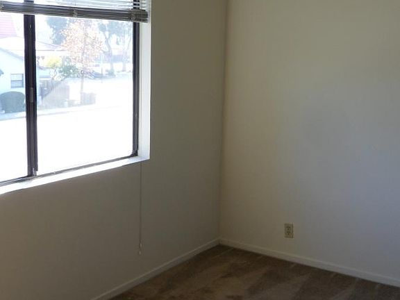 4th image of 345 N Fair Oaks Ave #3