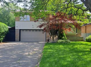 221 Park Home Ave, Toronto, ON M2R 1A1