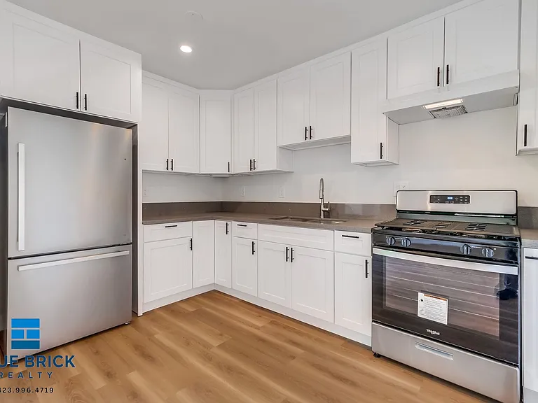 5415 Corteen Pl #22 — Photo 2