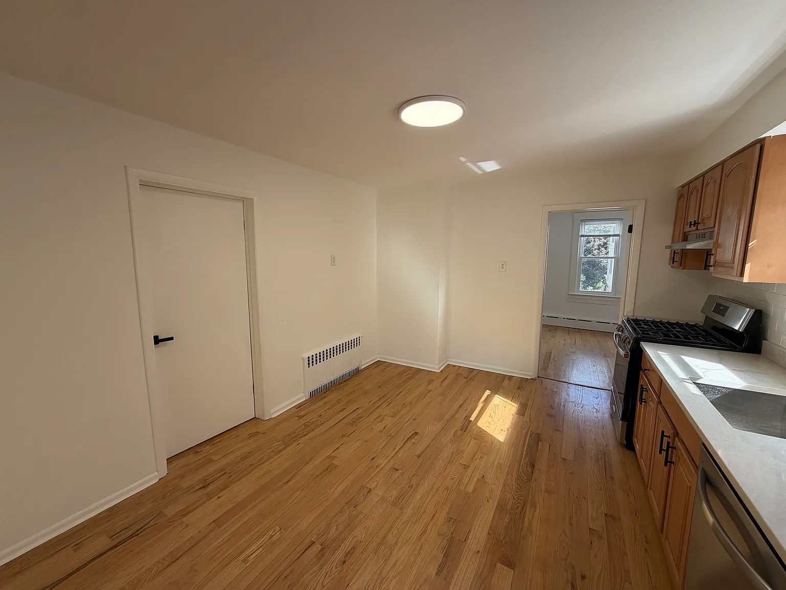 Newly Updated Top-Floor 2BR + Office in Bayonne — Photo 4