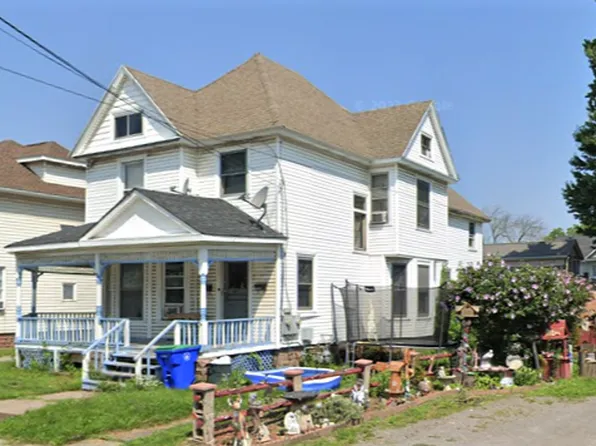 407 E Center St, Medina, NY 14103