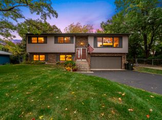 236 79th St, Willowbrook, IL 60527