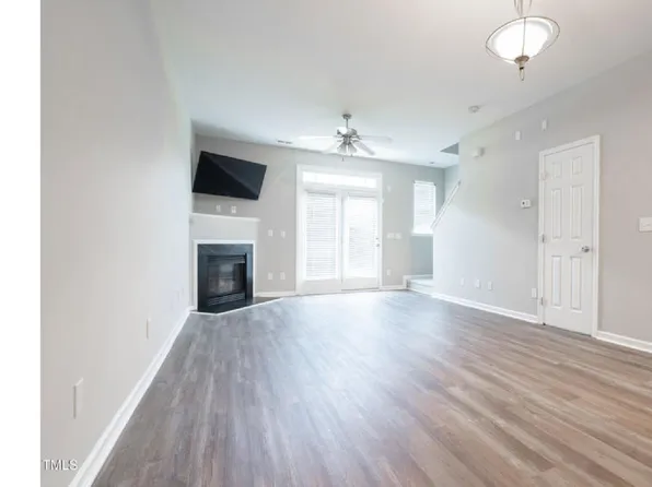 8518 Arboles Ct, Raleigh, NC 27613