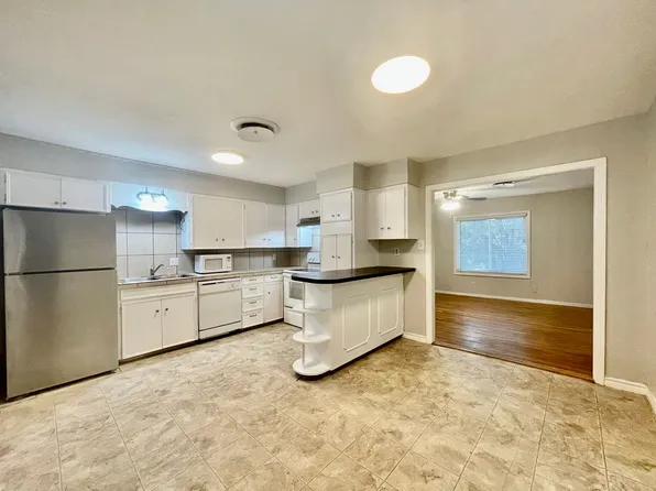 407 Sarah Dr, San Marcos, TX