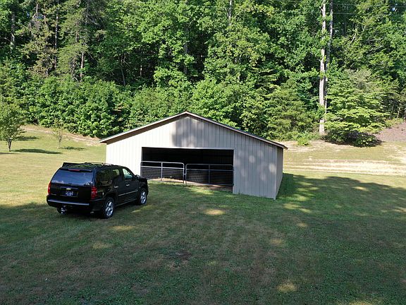 2nd image of 2945 Peacock Ln