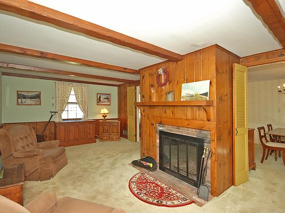 3rd image of 83 Briarwood Ter