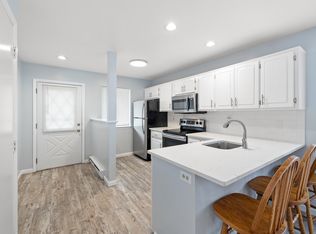 718 Cove Rd APT 1, Stamford, CT 06902