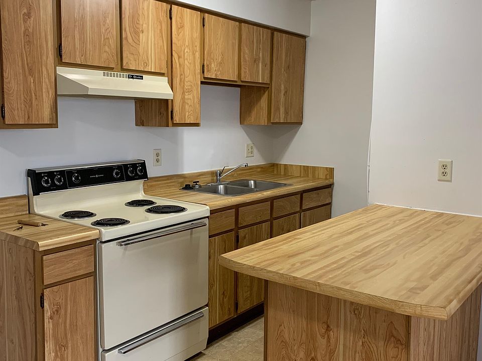 1st image of 1104 10th Ave N APT 8