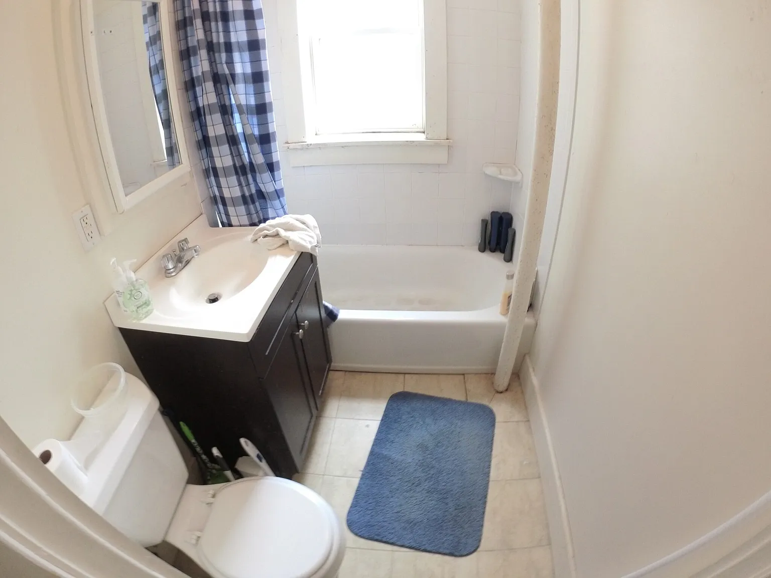 1 bed, 1.0 bath, $2,400 — Photo 3