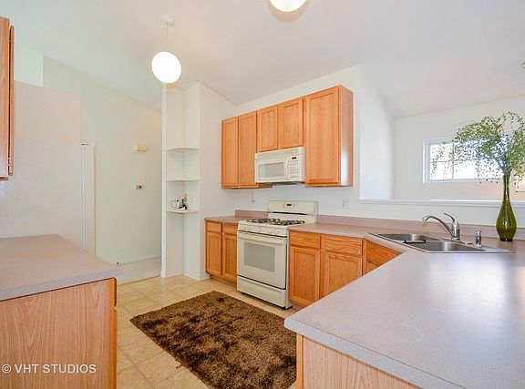4th image of 257 Nicole Dr Unit E