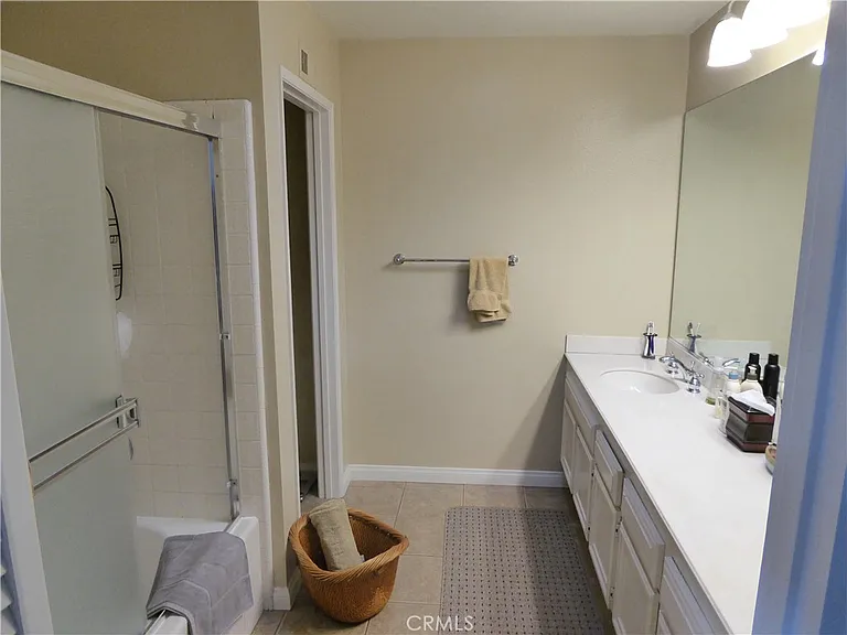 24746 Meridian Dr — Photo 10