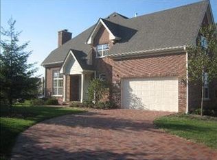 910 Hickory Dr, Western Springs, IL