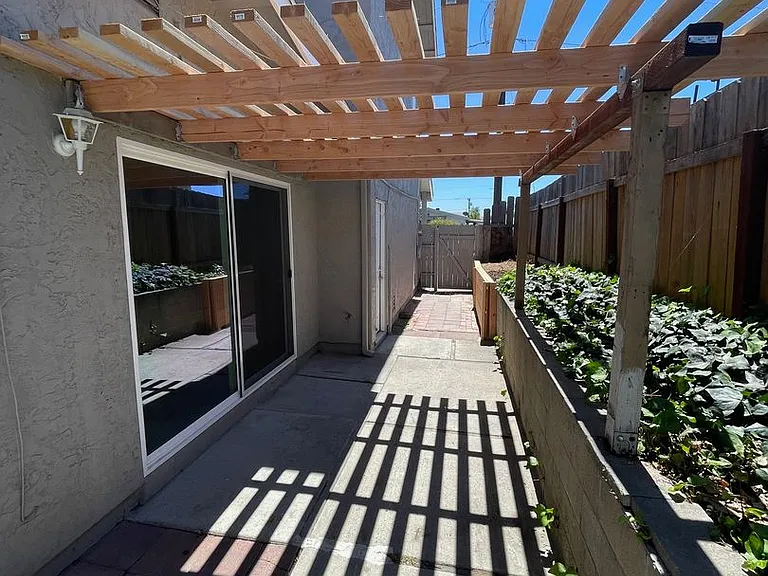 483 Quail Ct — Photo 42