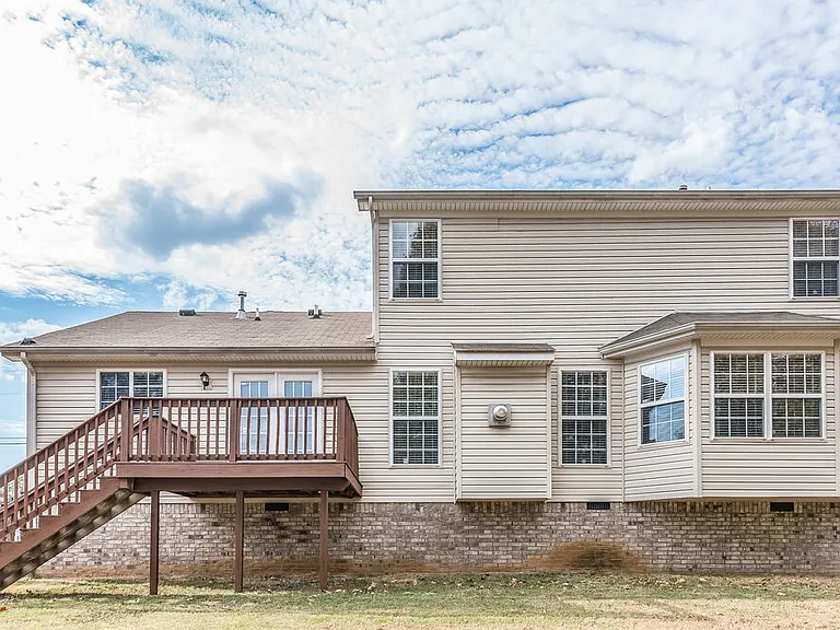 209 Briarcotes Cir — Photo 16