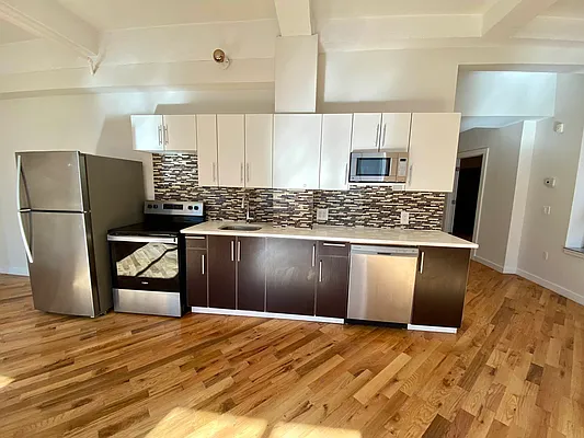 Rented by City Connections Realty | media 11