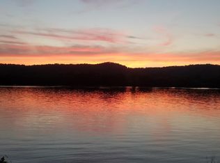 687 Toms Creek Lake Rd, Linden, TN 37096