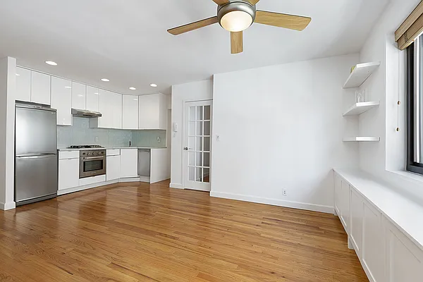 Rented by UbiQ NY | media 14