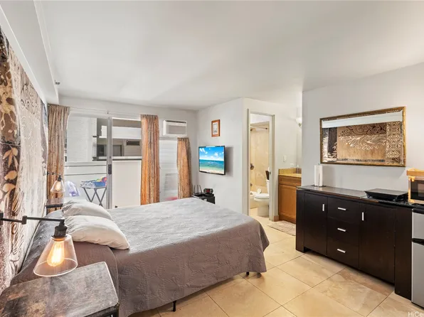 2463 Kuhio Ave APT 607, Honolulu, HI 96815