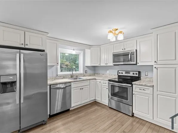 323 Flagg St #2, Bridgewater, MA 02324