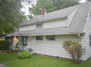 9234 Wooden Bridge Rd, Philadelphia, PA 19114