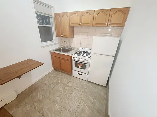 Rented by Metro Garden Realty NYC | media 4