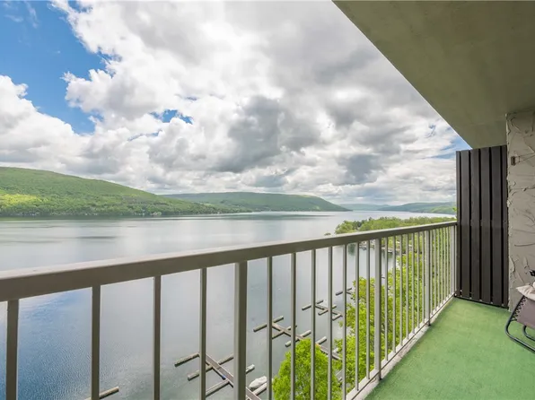 94 Cliffside Dr S, Canandaigua, NY 14424