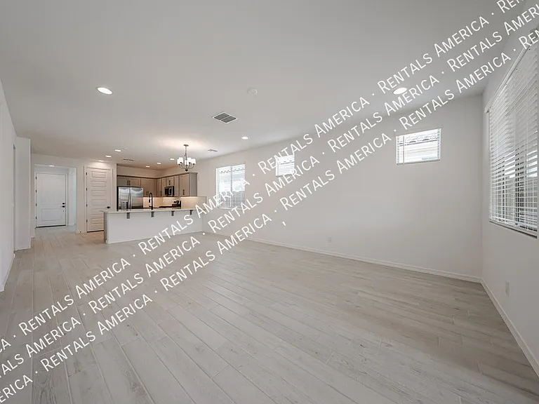 8725 W Windsor Blvd — Photo 17