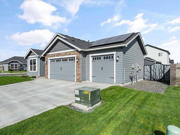 3rd image of 8408 Cardinal Peak St