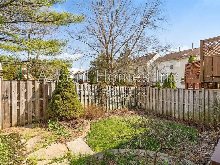 21217 Millwood Sq — Photo 54