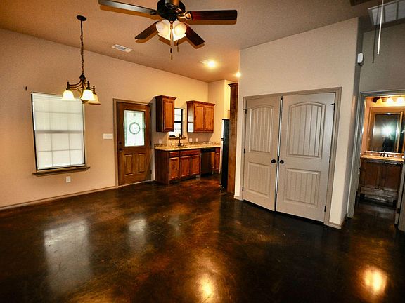 4th image of 663 W Tarleton St Unit 102