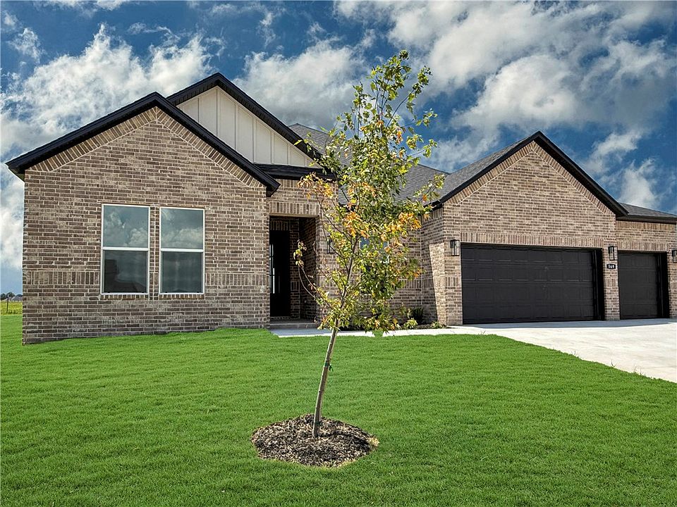 1st image of 569 Chalynn St