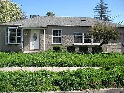 1740 D St photo 1