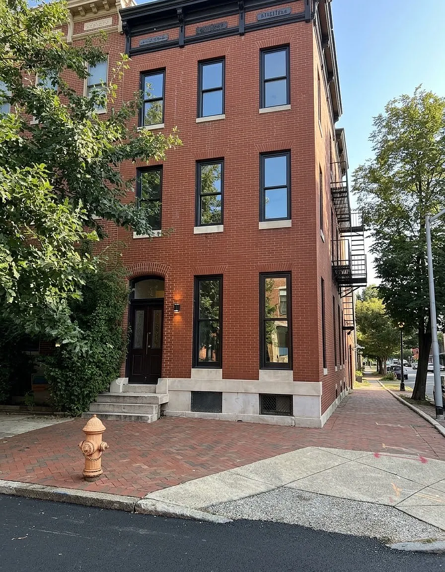 2 bed, 1.5 bath, 1200 sqft, $2,100 — Photo 3