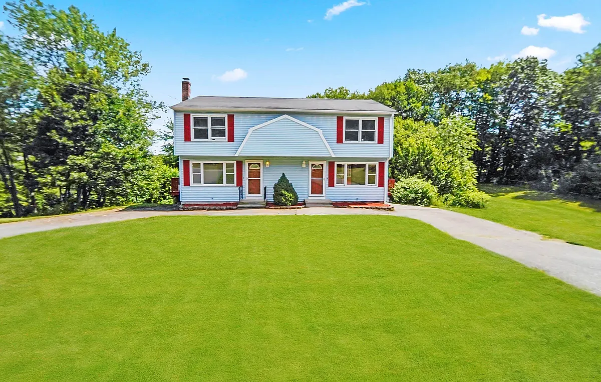 Photo 1 of 24 - 15 Sunnyside Ln #A - Derry, NH Primary Photo - 15 Sunnyside Ln #A