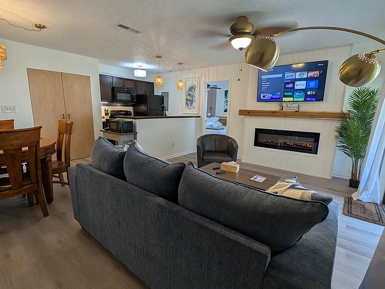 4450 Little River Dr #INN-601 — Photo 2