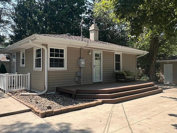 2nd image of 1005 3rd St N