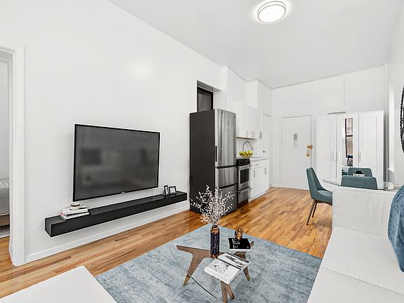 3rd image of 284 Mulberry St APT 14