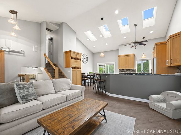 2nd image of 315 Churchill Ln