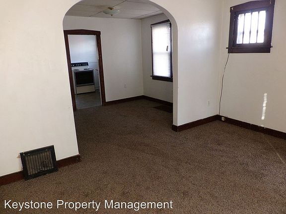 2nd image of 1117 E 3rd St