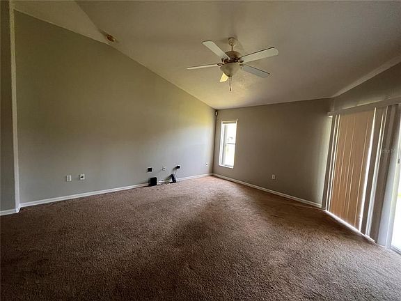 4th image of 915 Picardy Dr