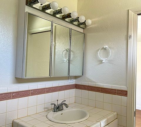 5th image of 349 Appian Way