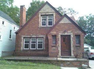 627 W Cambourne St, Ferndale, MI 48220