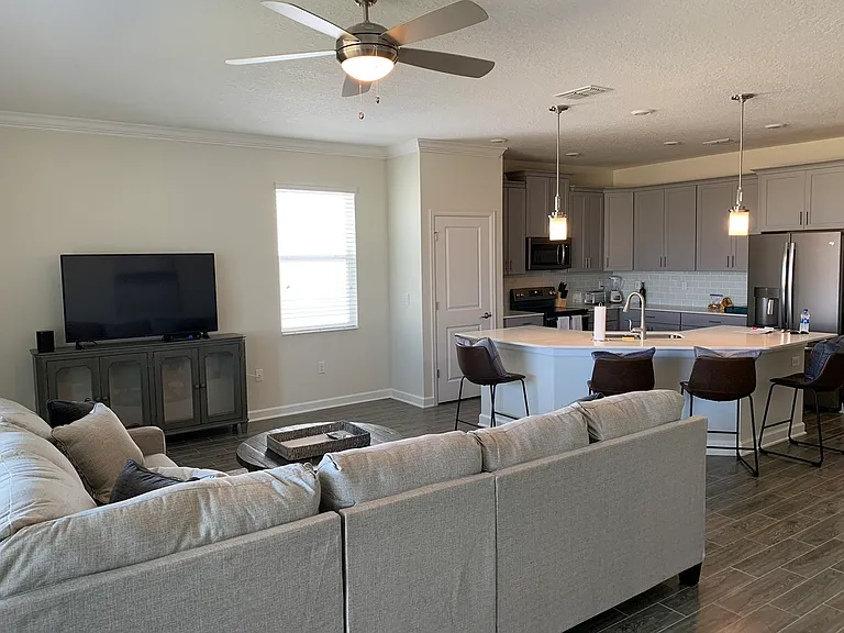 Bunker Dr — Photo 3